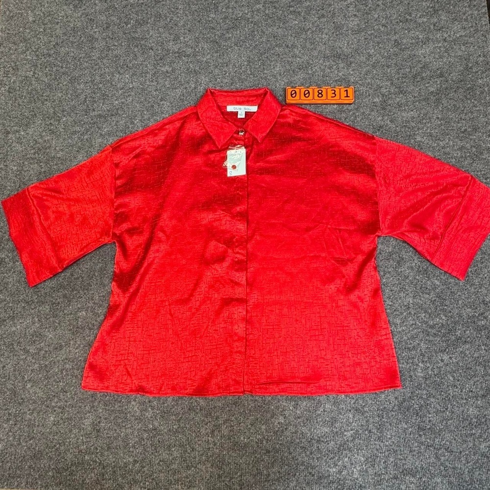 Blue Sol Red Blouse with Subtle Textured Pattern. Size 1 or Large. Tag is ripped